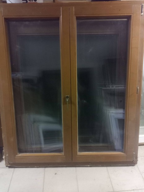 Ablakok 130*150 m�retben 8 db �s 145*135 m�retben 8db elad�!