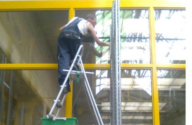 Ablaktiszt�t�ssal foglalkoz� koll�g�kat keres�nk!