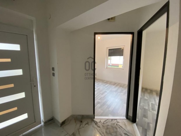 Abonyi 77 nm-es h�z elad�