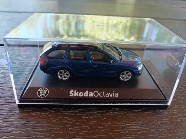 Abrex Skoda Octavia Combi 1:43