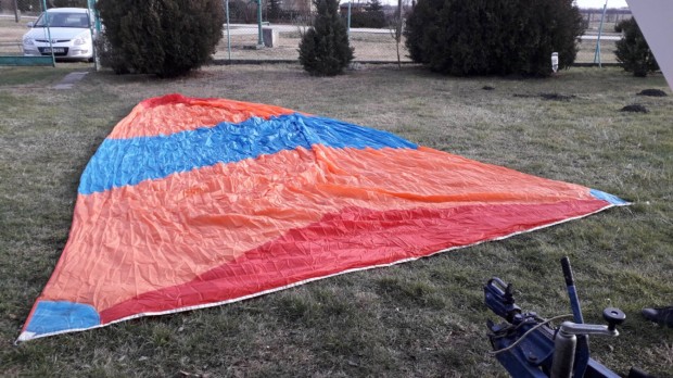 Abszolút nem használt Spinakker, szép baummal