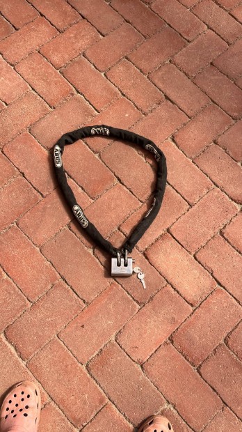 Abus lánc 140cm, 92/65-ös lakattal