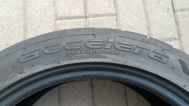 Accelera 651 Sport semi slick jtszs gumik 