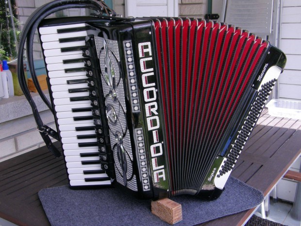 Accordiola profi olasz 120 b. harmonika tangóharmonika accordion
