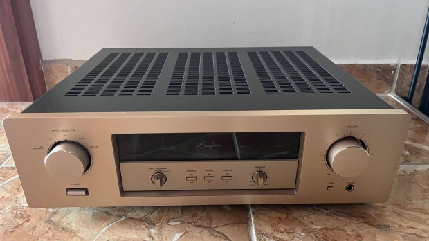 Accuphase E210