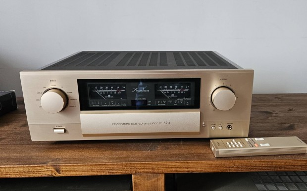 Accuphase E-370