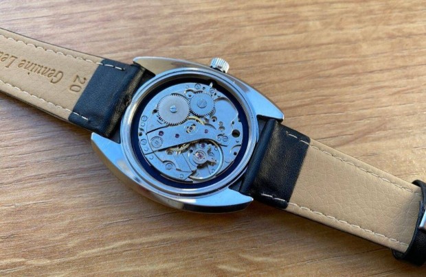 Acél nagyméretű Roamer Anfibio 37mm mechanikus MST 520