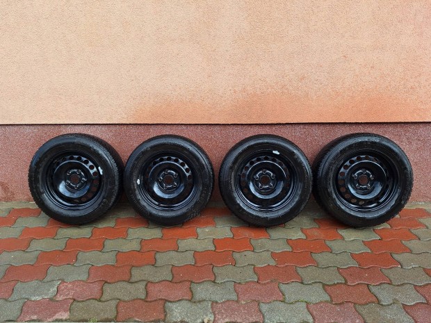 Ac�lfelni 15", 4 darab elad�. A gumi aj�nd�k