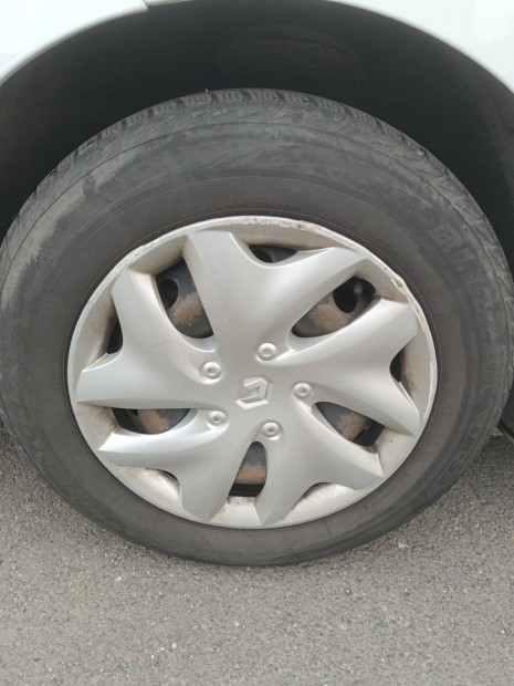 Aclfelni Tli gumival