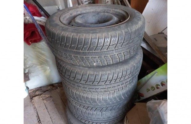 Aclfelni kszlet tli gumikkal egytt is elad 185/60 R 15