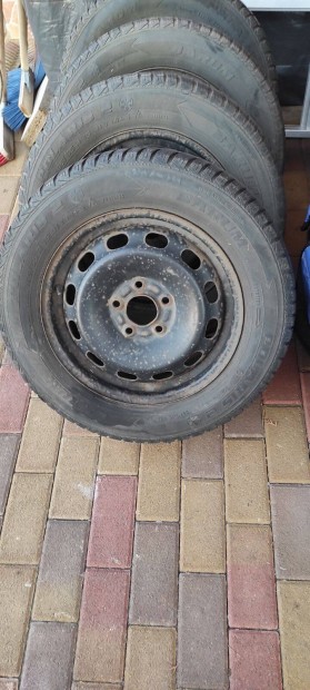 Acélfelnin 195/65 R 15 téli gumi garnitúra (4db)
