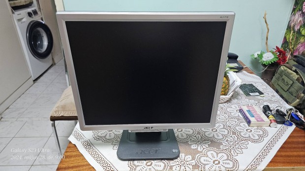 Acer 17' monitor elad 