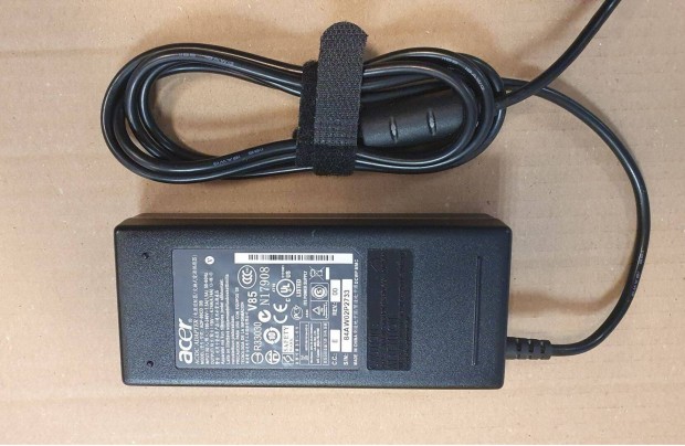Acer 19V 4,74A 90W laptop notebook adapter tlt tpegysg