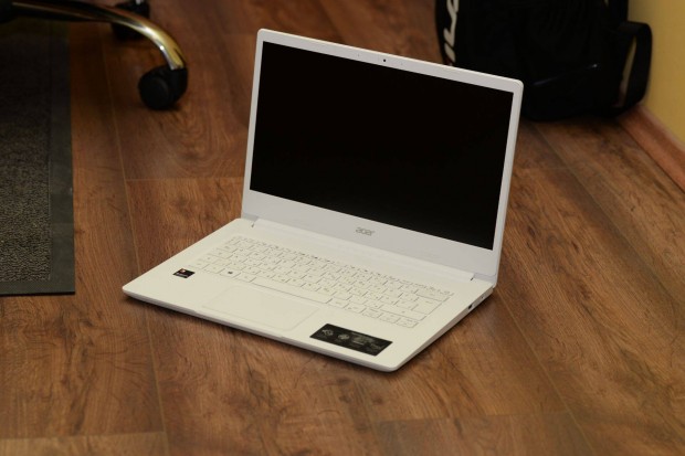 Acer ARM laptop nagy akkumultor-zemidvel