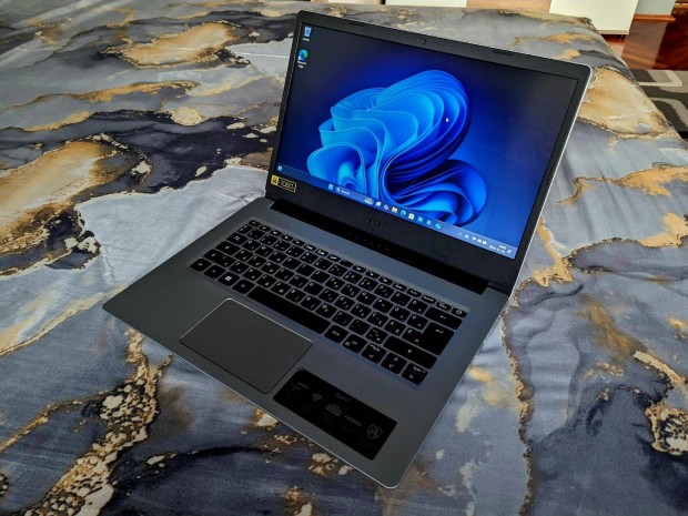 Acer Aspire 1 , DDR4 Ram ! 120gb SSD , 2027-ig Garancis !