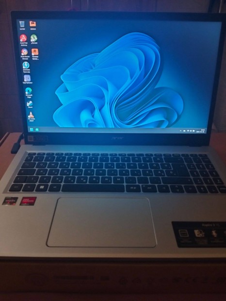 Acer Aspire 3 16GB RAM 512GB SSD WIN11 Ryzen 3 Eladó
