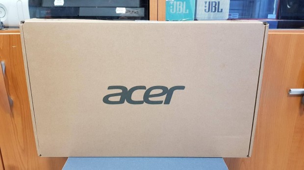 Acer Aspire 3 Laptop j i3-10Gen/4GB/128GB SSD Garancia !