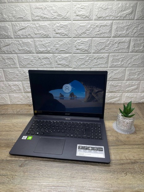 Acer Aspire A315-55G laptop garanciával !