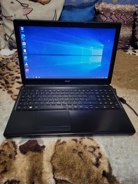 Acer Aspire E1-522 /AMD A6-5200 Quad Core, 12GB, 1TB, 15.6"HD/+táska