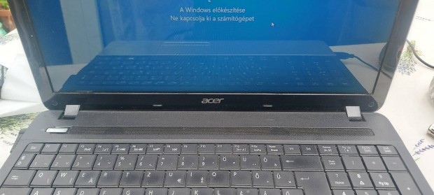 Acer Aspire E571-G laptop