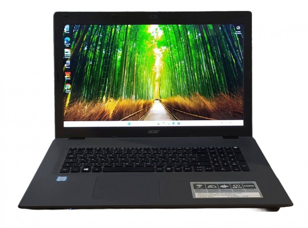 Acer Aspire E 17 laptop / notebook / 17.3" / i5-6200U / 8GB DDR3 / 128