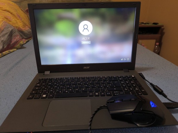 Acer Aspire Laptop 17,3 colos j zemidvel 