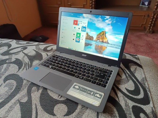 Acer Aspire One 14" laptop ers akkuval