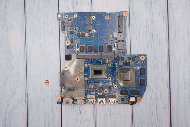 Acer Aspire Timeline Ultra M3-581TG laptop alaplap kis hibákkal i5 GeF