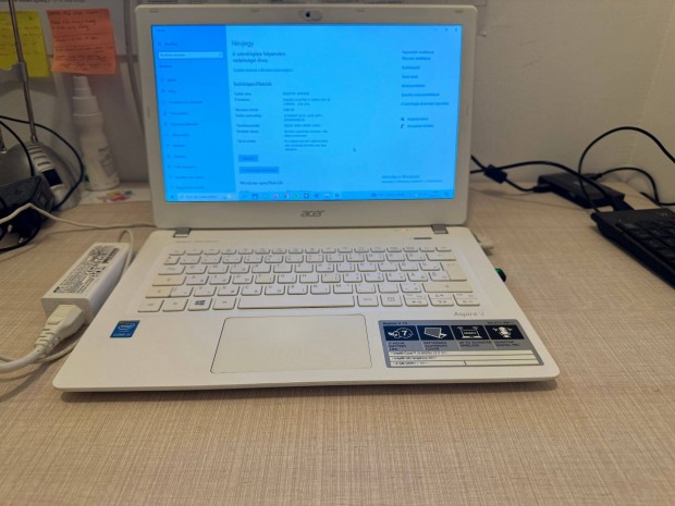 Acer Aspire V3-371 13", i3-5005U, 8GB DDR3, 240GB SSD notebook elad