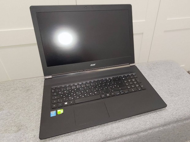 Acer Aspire VN7-791G-573S laptop