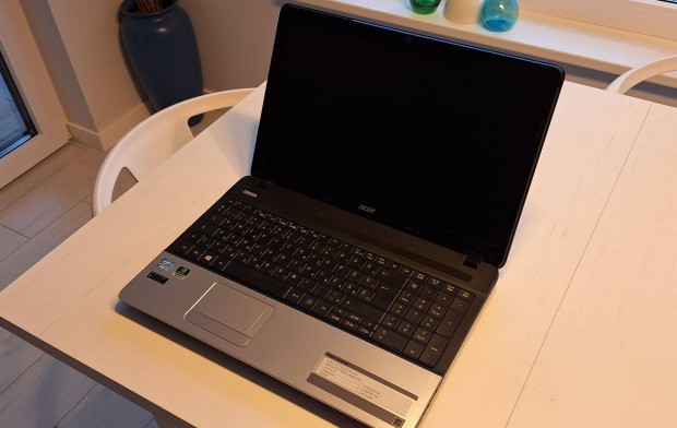 Acer Aspre E1-571G laptop