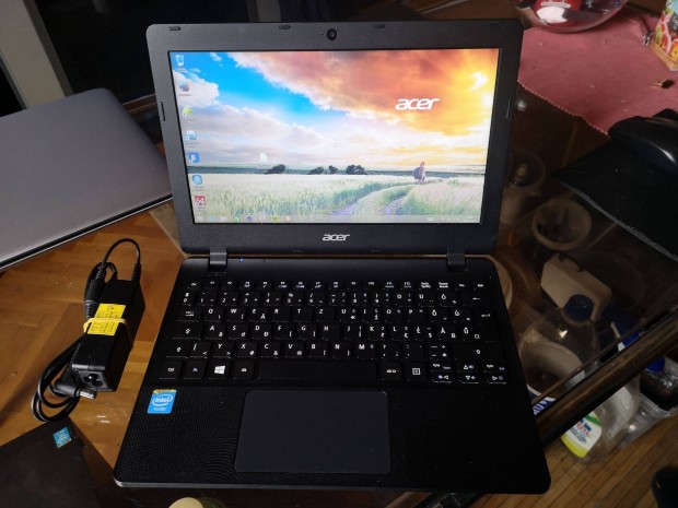 Acer Es1-111M mini laptop teljesen karcmentes,!tltvel 4rs akku