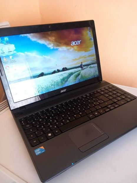 Acer Laptop ( i3 proci 4x2.53Ghz , Aksi j )