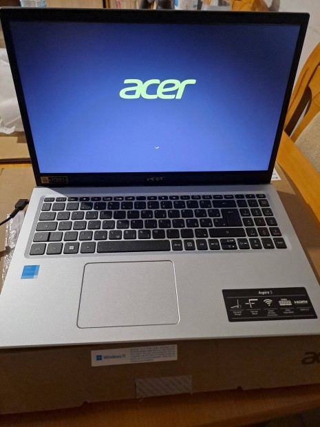 Acer Laptop j