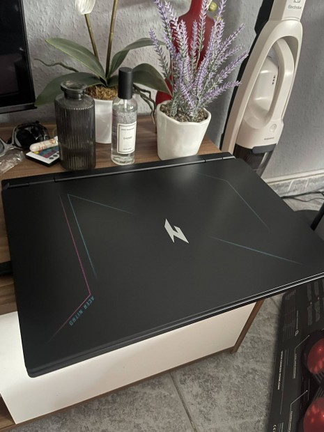 Acer Nitro 17