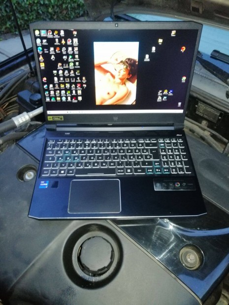 Acer Predator Helios 300 Gamer laptop eladó kihasználatlanság miatt