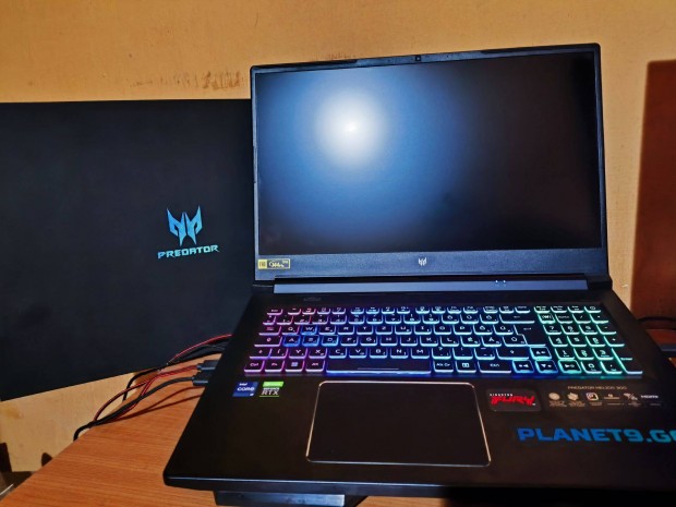 Acer Predator helios 300 Gamer laptop / Rtx 3070 / I7-11800H / 32GB