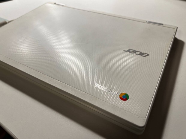 Acer R11 Chromebook laptop, rintkijelz