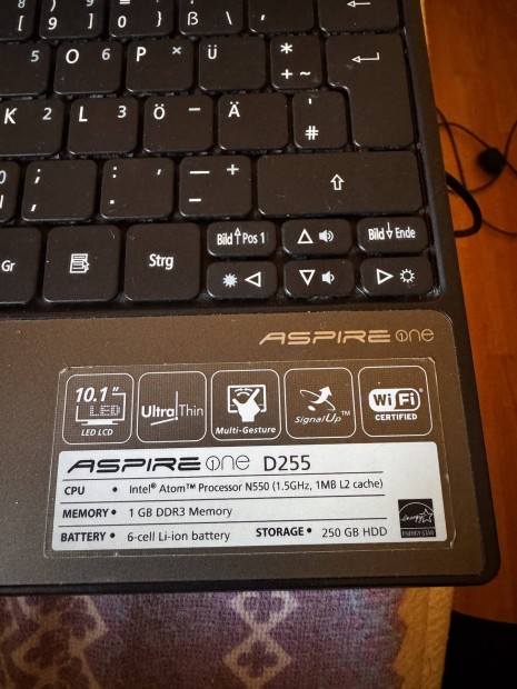 Acer aspire one