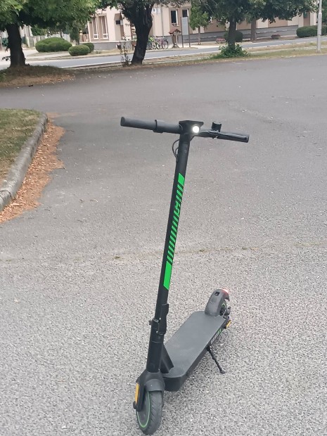 Acer elektromos roller