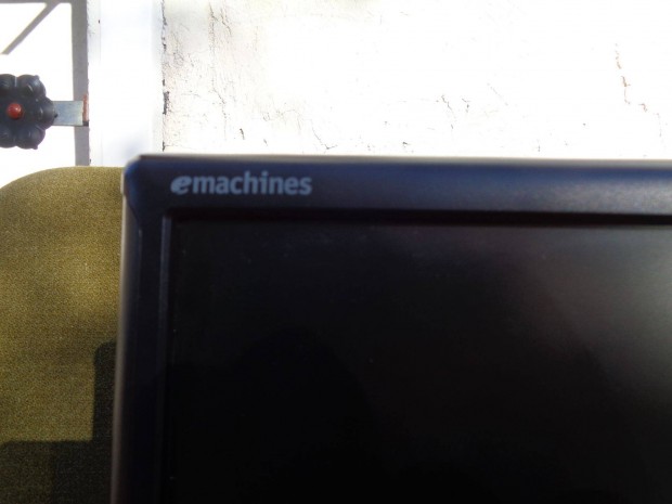 Acer emachines LCD monitor