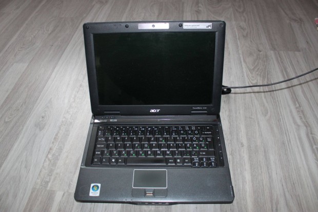 Acer laptop; 4GB RAM, 120GB SSD, j akku!