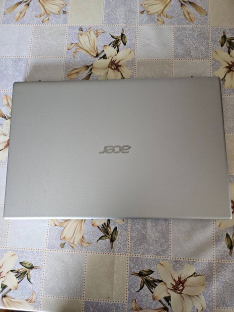 Acer laptop elad
