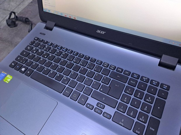 Acer laptop elad