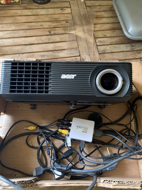 Acer projektor/kivetítő!