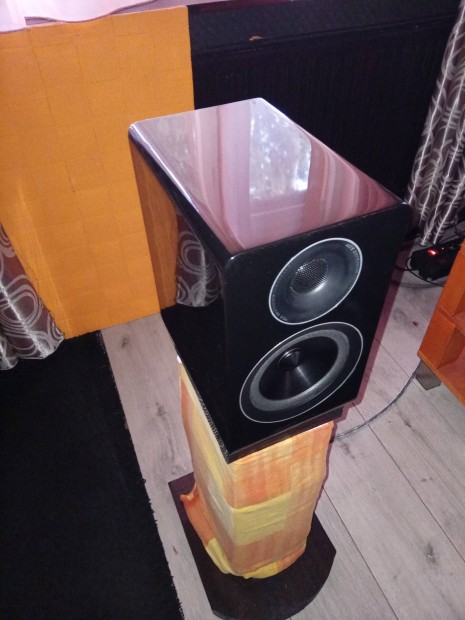 Acoustic Energy AE300 elad 