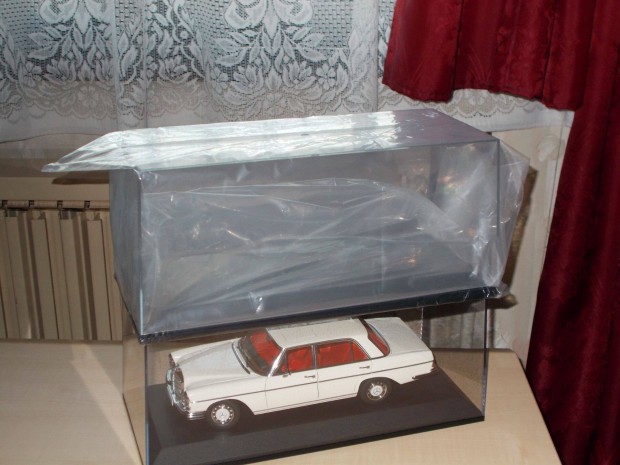 Acryl vitrin - 1:18 - Autoart