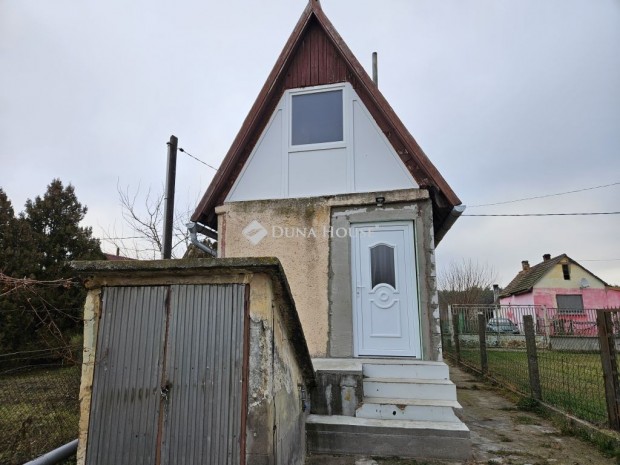 �csi 31 nm-es h�z elad�