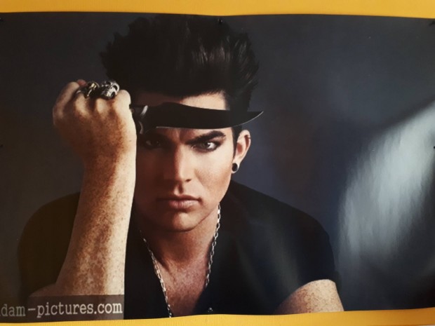 Adam Lambert es Jin órias poszter