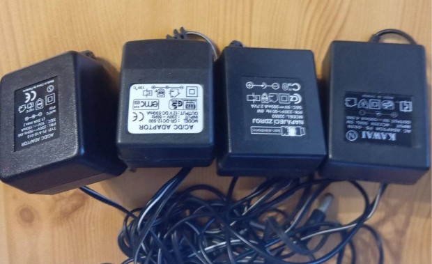 Adapter (10 db) 9- 10- 12 V 4000 Ft Bp. 3. ker
